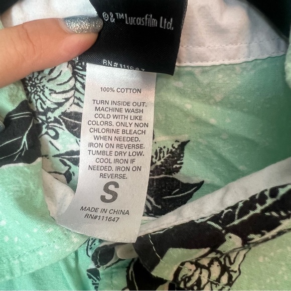Star Wars Hawaiian Shirt Mint Green Floral Size Small Stormtroopers Darth Men's - Picture 8 of 9